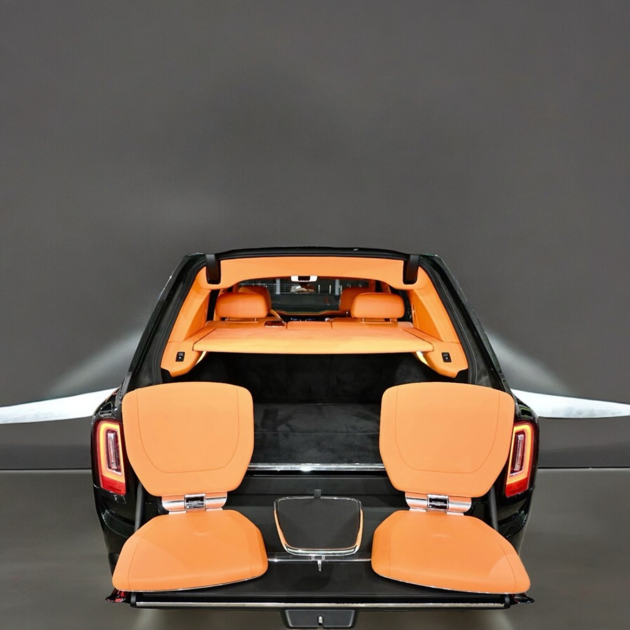Rolls Royce Cullinan  2021