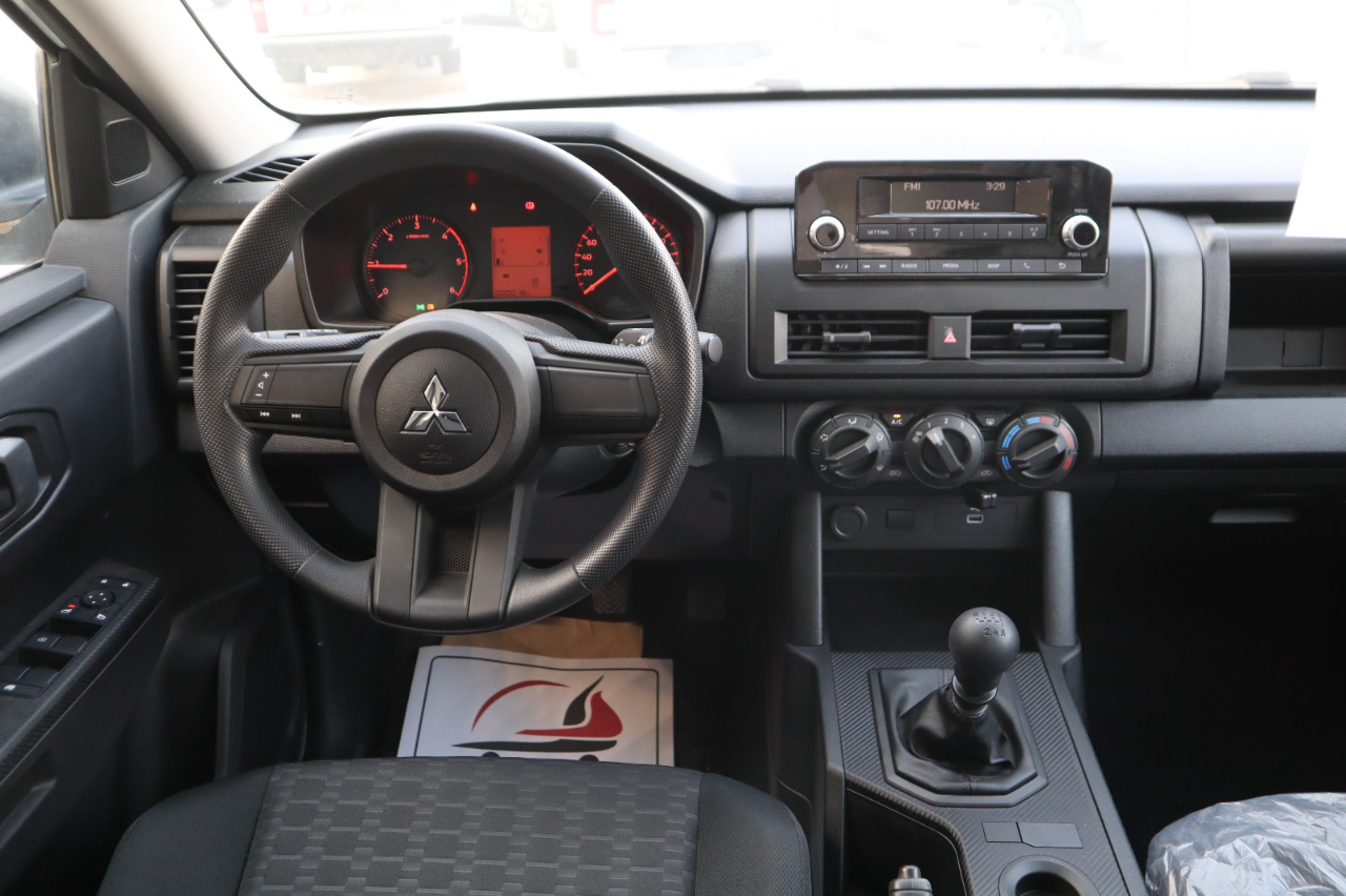 ميتسوبيشي L200 2025 غمارتين ديزل بدون دبل جدة و الرياض